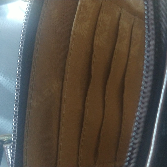 Anne Klein Harper crossbody purse with chain strap. - Picture 3 of 7